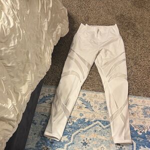 lululemon athletica white leggings with lace pattern size 8